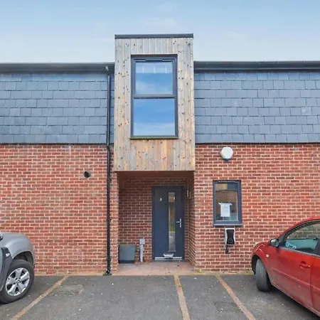 Mill Mews ريبون